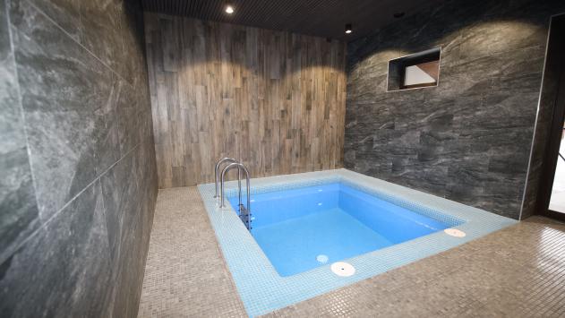 bathhouse